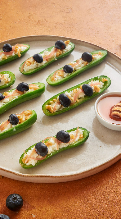 Receita de Pepinos Recheados com Queijo Feta, Nozes e Mel